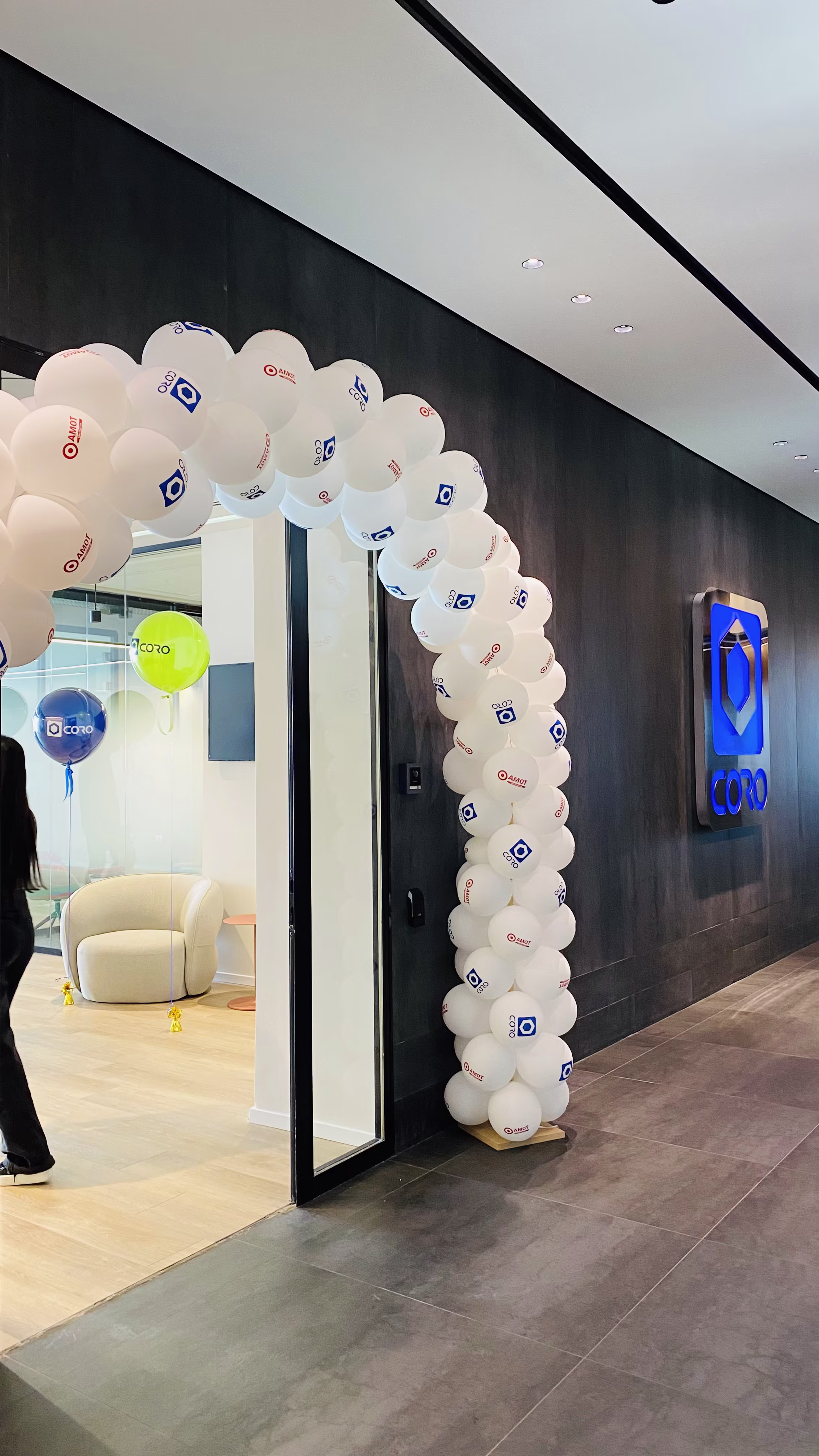 פורים ומשרד חדש